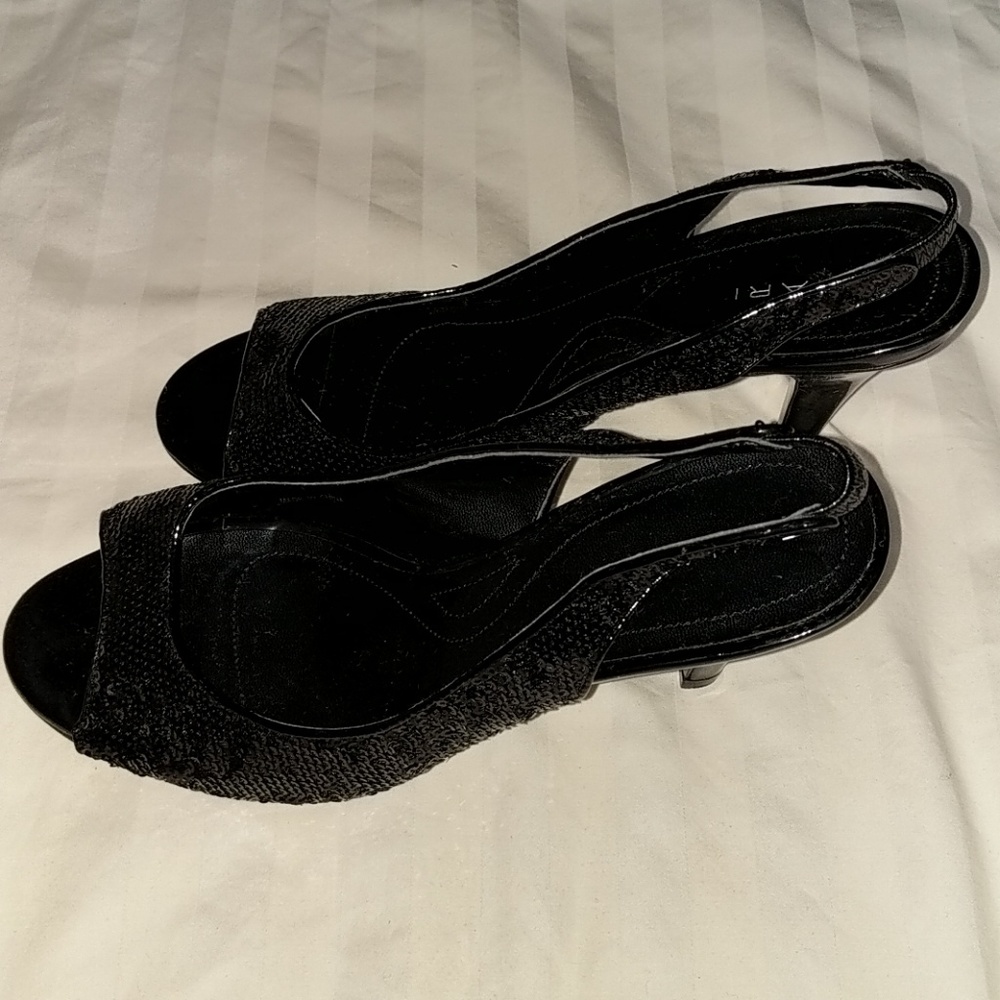 Tahari Open toe Sequin slingbacks